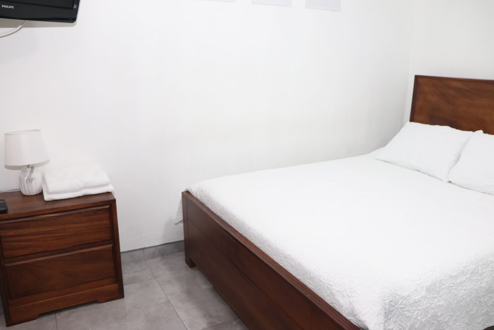 edward and familia inn