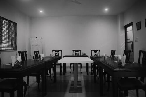 hhw hotel agra
