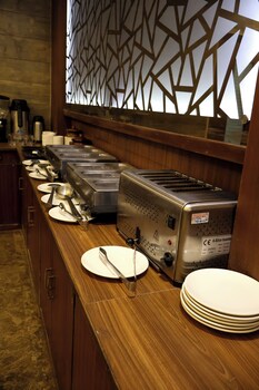 hhw hotel agra