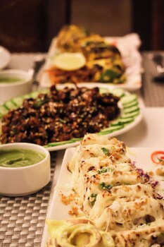 hhw hotel agra