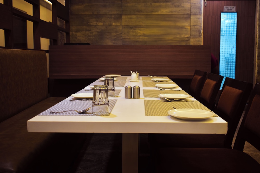 hhw hotel agra