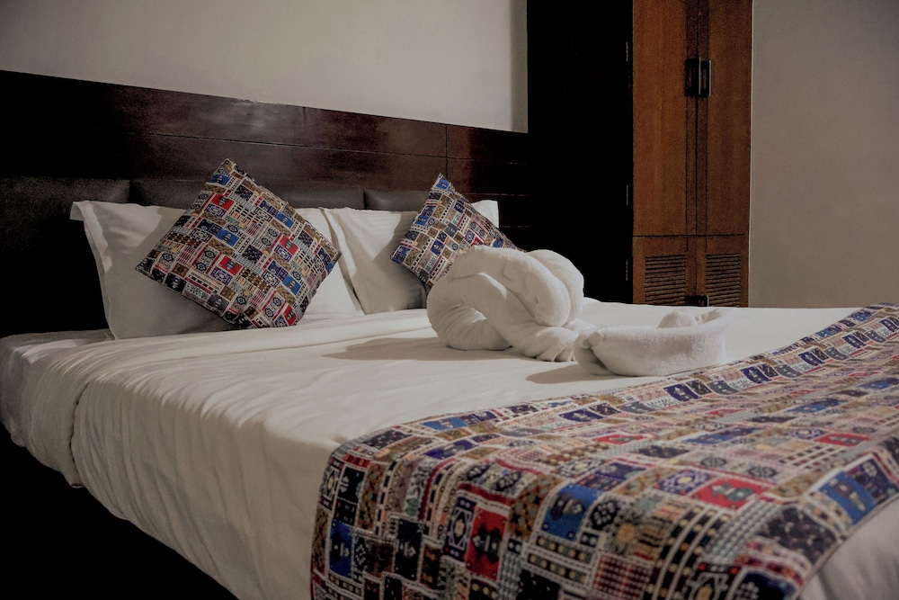 hhw hotel agra