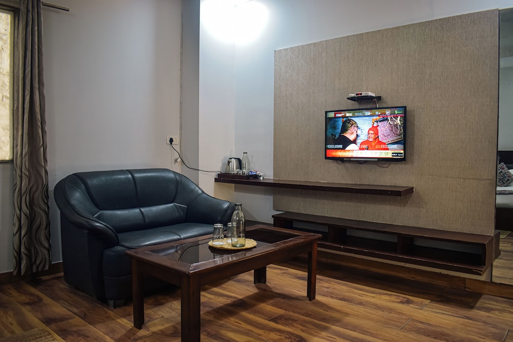 hhw hotel agra