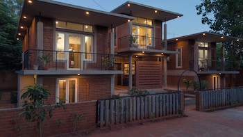 vana by loka self catered studios