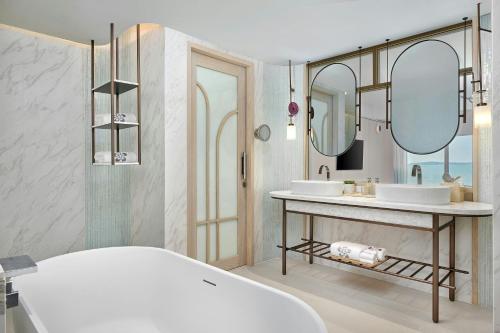 veranda resort phuket autograph collection