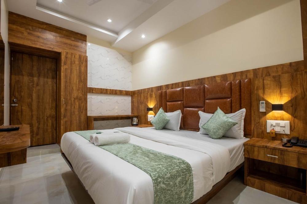 hotel heraa international mumbai