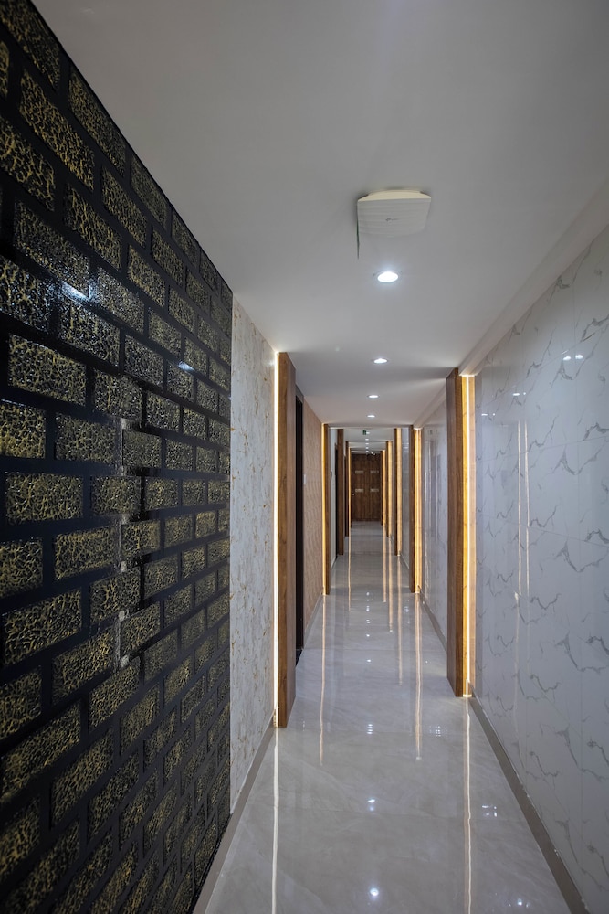 hotel heraa international mumbai