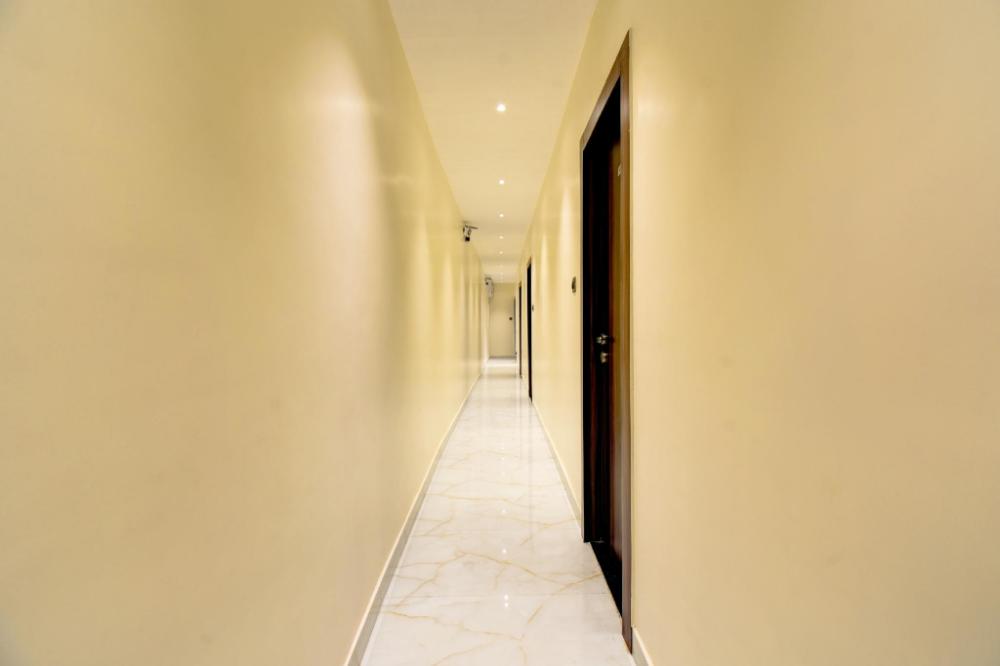 hotel majestic crest