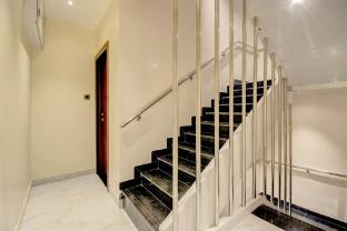 hotel majestic crest