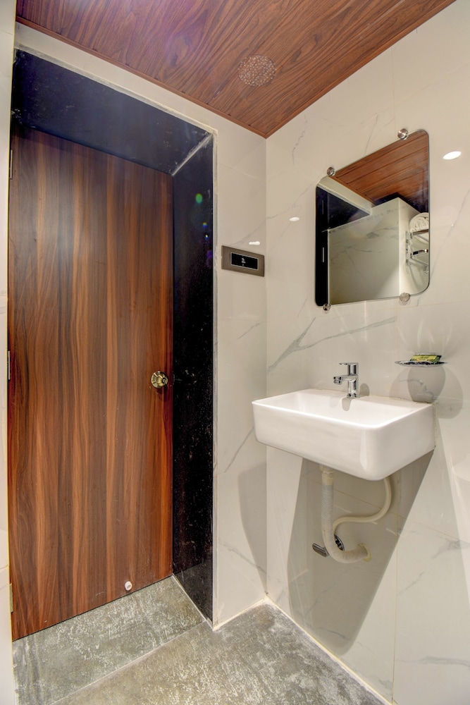 hotel majestic crest