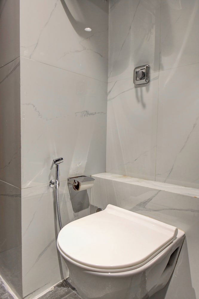 hotel majestic crest