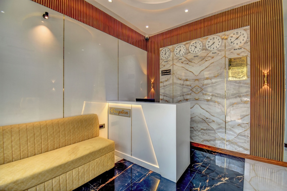 hotel majestic crest