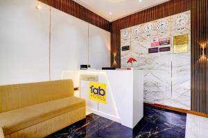 hotel majestic crest