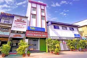 hotel majestic crest