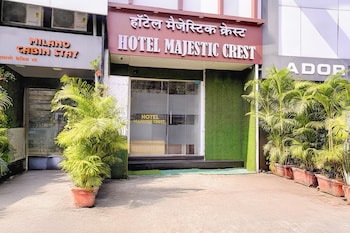 hotel majestic crest