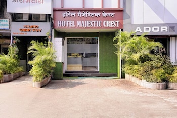 hotel majestic crest