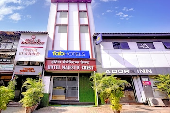 hotel majestic crest