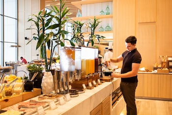 avani riverside bangkok hotel