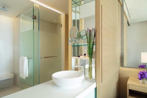 avani riverside bangkok hotel