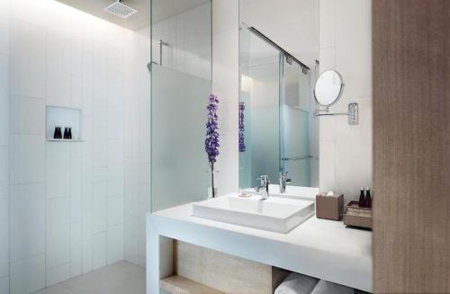 avani riverside bangkok hotel