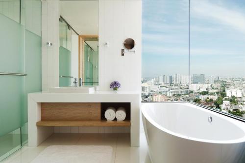 avani riverside bangkok hotel