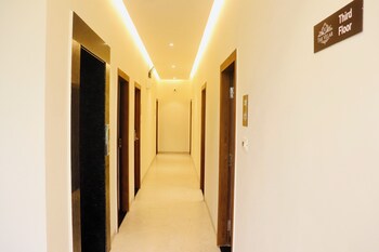 the velar hotel vijay nagar