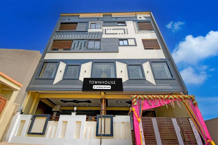 super townhouse taramandal near sahara states