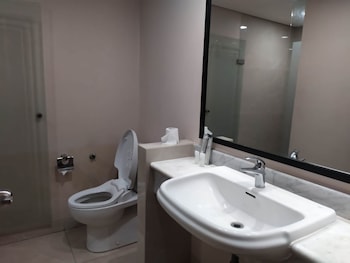 grand tropic suites hotel