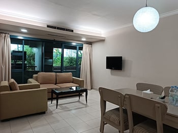 grand tropic suites hotel