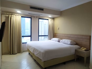 grand tropic suites hotel