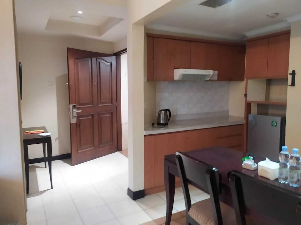 grand tropic suites hotel