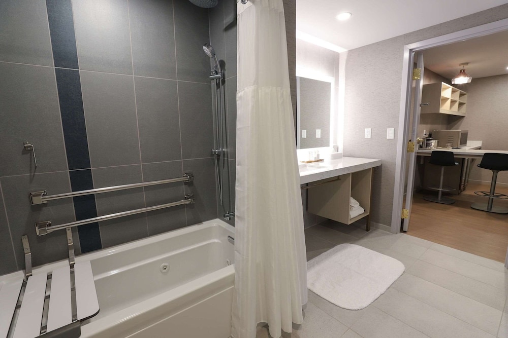 radisson plaza hotel and suites kalamazoo
