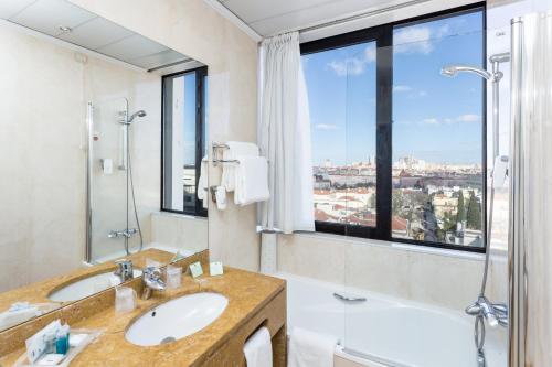 holiday inn lisbon by ihg