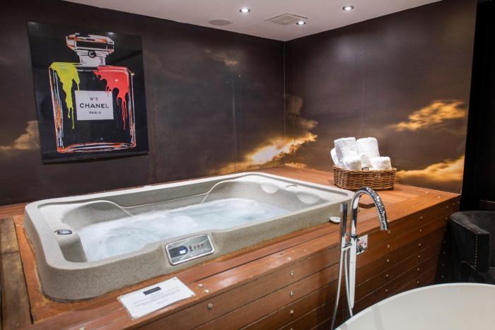 the exhibitionist hotel