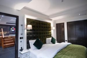 the exhibitionist hotel