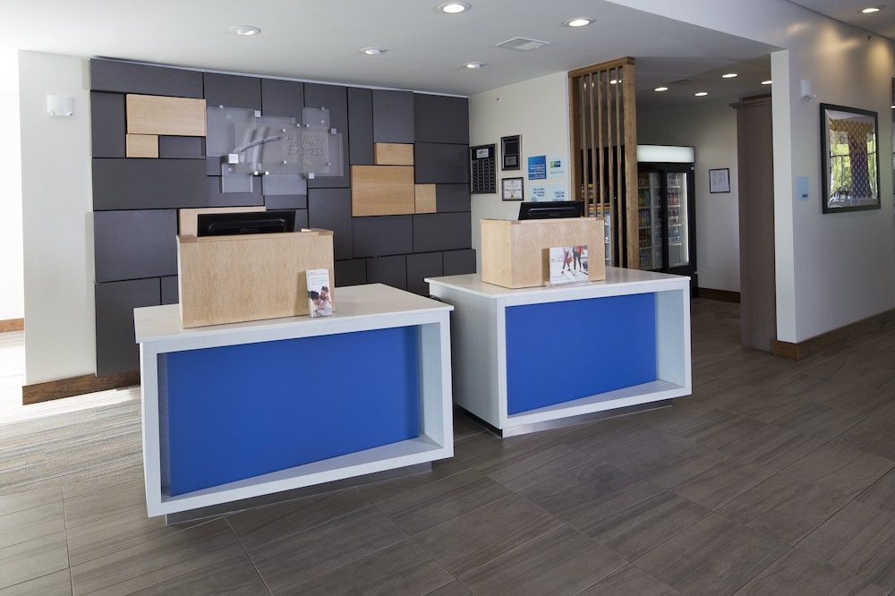 holiday inn express hotel and suites bay city by ihg