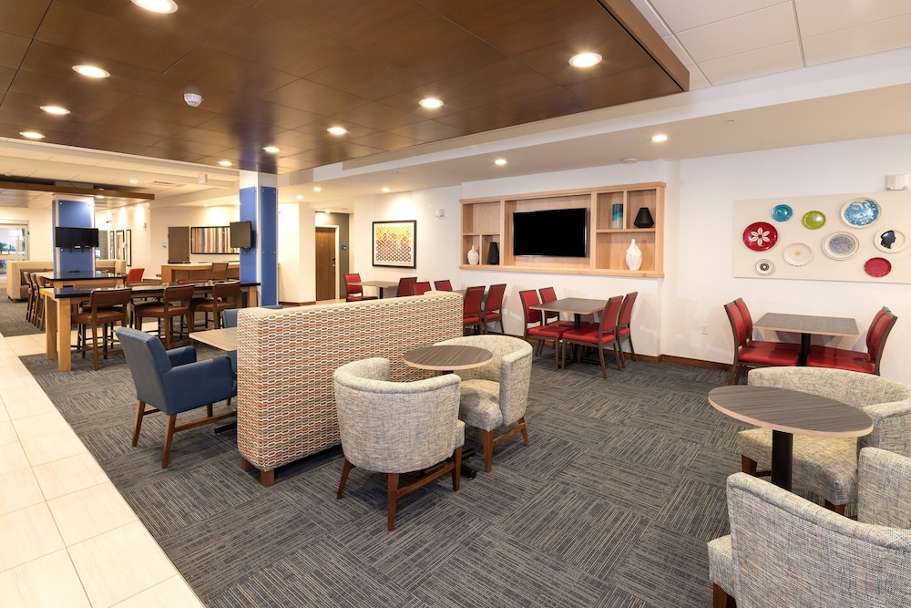 holiday inn express hotel and suites bay city by ihg
