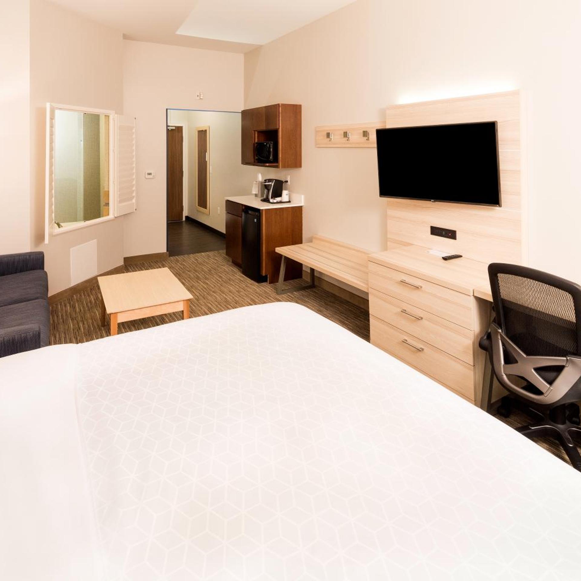 holiday inn express hotel and suites bay city by ihg