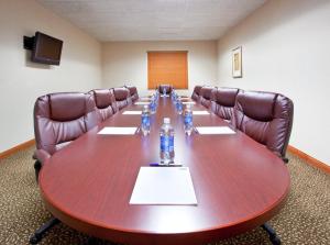 holiday inn express hotel and suites bay city by ihg