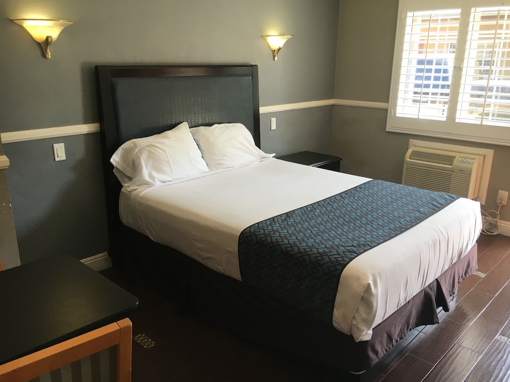 hotel salina long beach