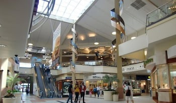 Long Beach Marriott,La Mirada>>Belmont Shore,4 star