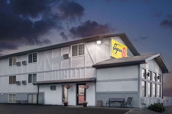 super 8 by wyndham winona mn