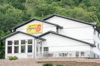 Super 8 By Wyndham Winona Mn,Rushford>>Minnesota,2 star