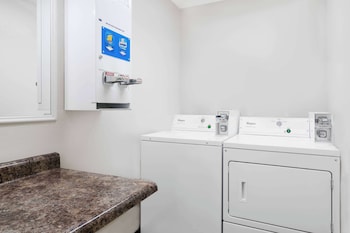 super 8 by wyndham winona mn