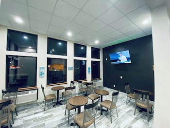 super 8 by wyndham winona mn