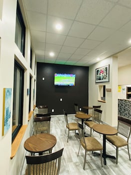 super 8 by wyndham winona mn