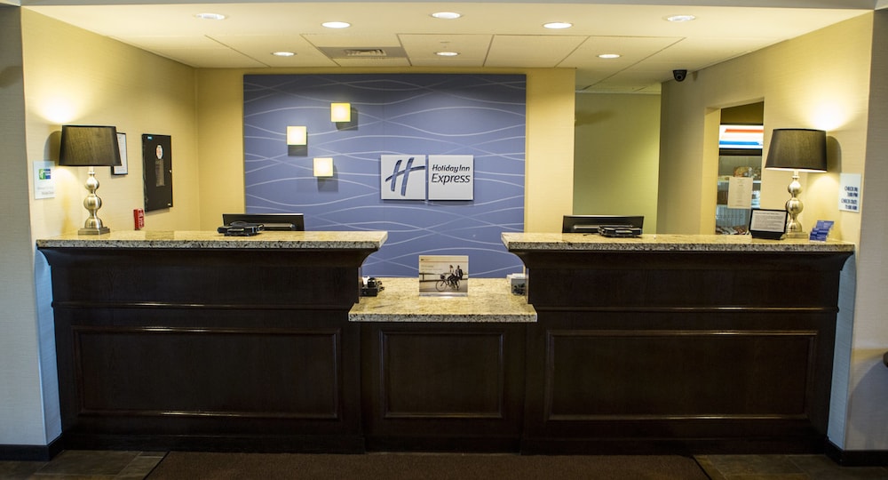 holiday inn express hotel and suites malone by ihg