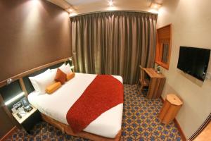 elite crystal hotel