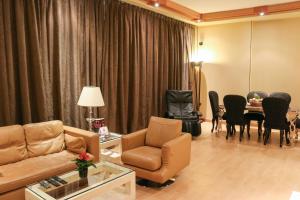 elite crystal hotel