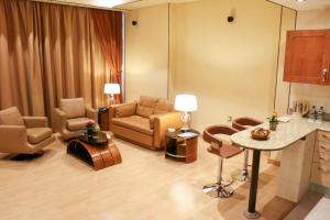 elite crystal hotel
